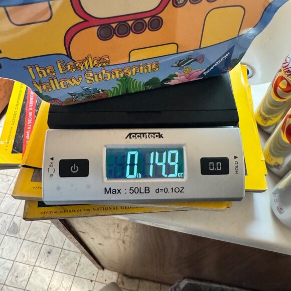 The Beatles Yellow Submarine Ravensburger Puzzle 500 Pc Shaped Tin Box 2017 - Picture 9 of 9